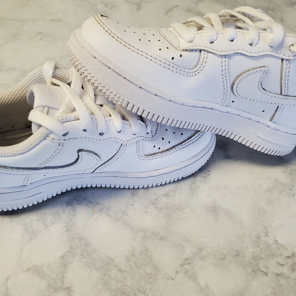 Nike air force 1's grade school size 11 - Picture 3 of 9